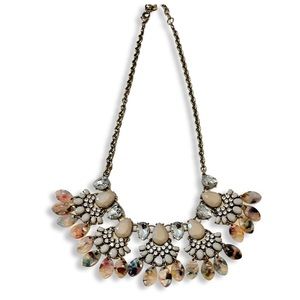 Multicolor jeweled necklace with colorful tortoise shell detail